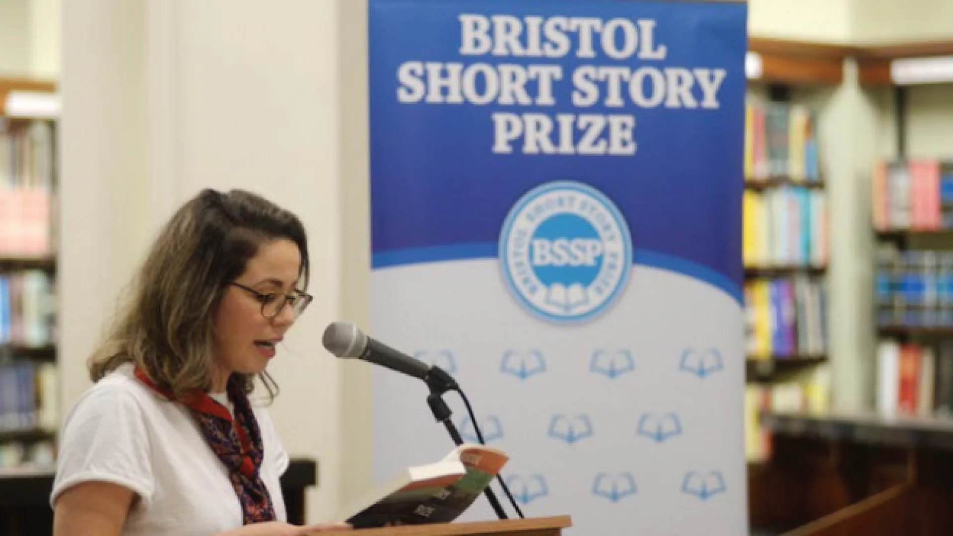Ijodkor va havasmand yozuvchilar uchun Bristol Short Story Prize hikoyalar tanlovi. Bosh mukofot — 1000£
